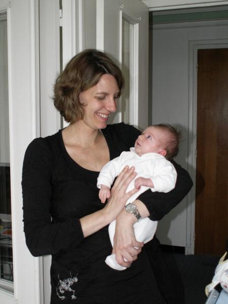 Dans les bras de maman