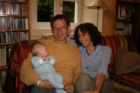 Sourires avec grand-p�re et grand-m�re