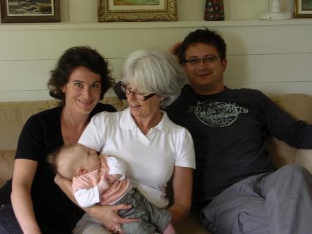 Avec papa, mamig et Ma� avec le sourire!